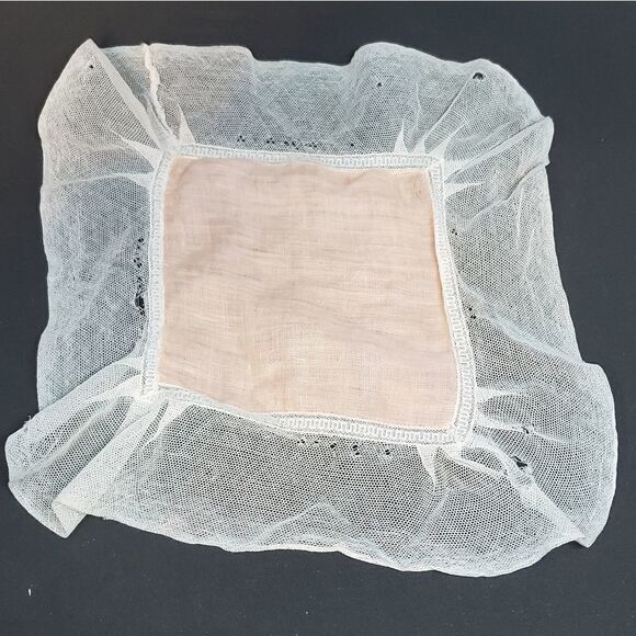 Vintage Pink & White Handkerchief - Picture 2 of 2